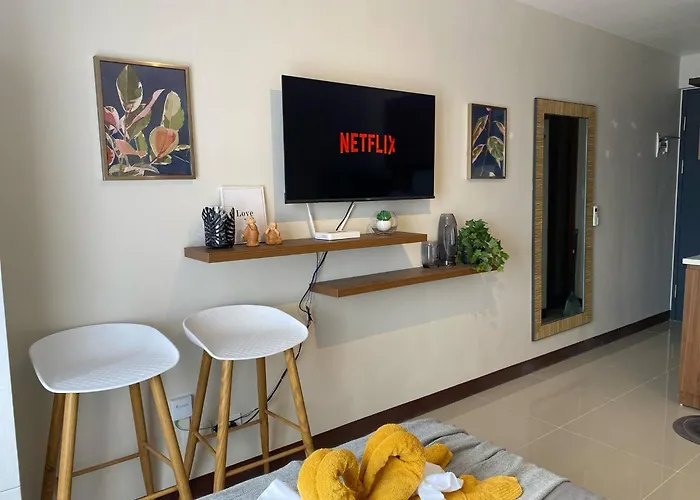 Moonlight Chic Living Apartment Lapu-Lapu City
