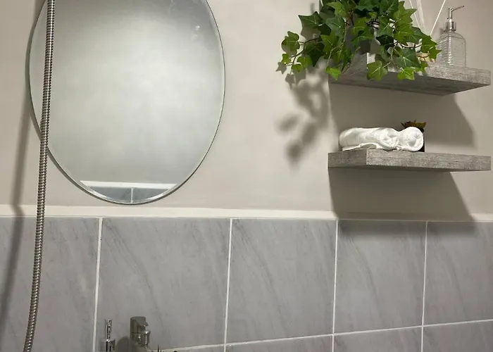 Moonlight Chic Living Apartment Lapu-Lapu City